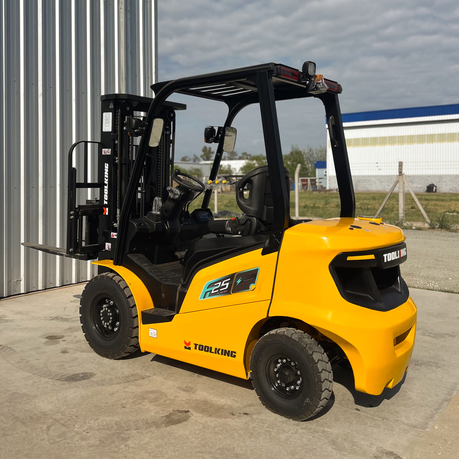 Autoelevador Eléctrico 2545
