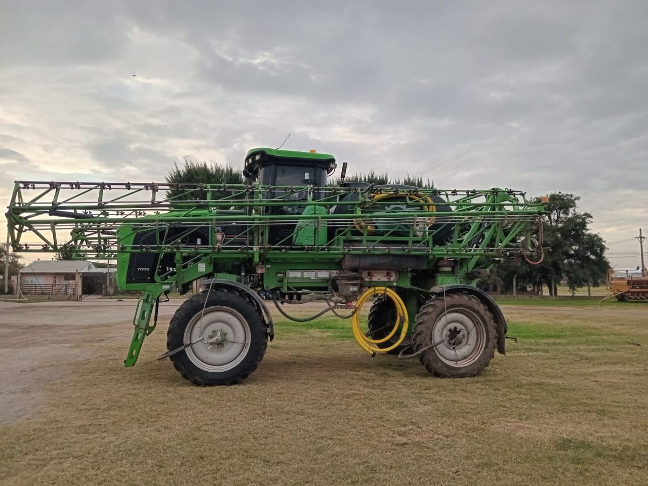 PULVERIZADORA AUTOPROPULSADA METALFOR 7035