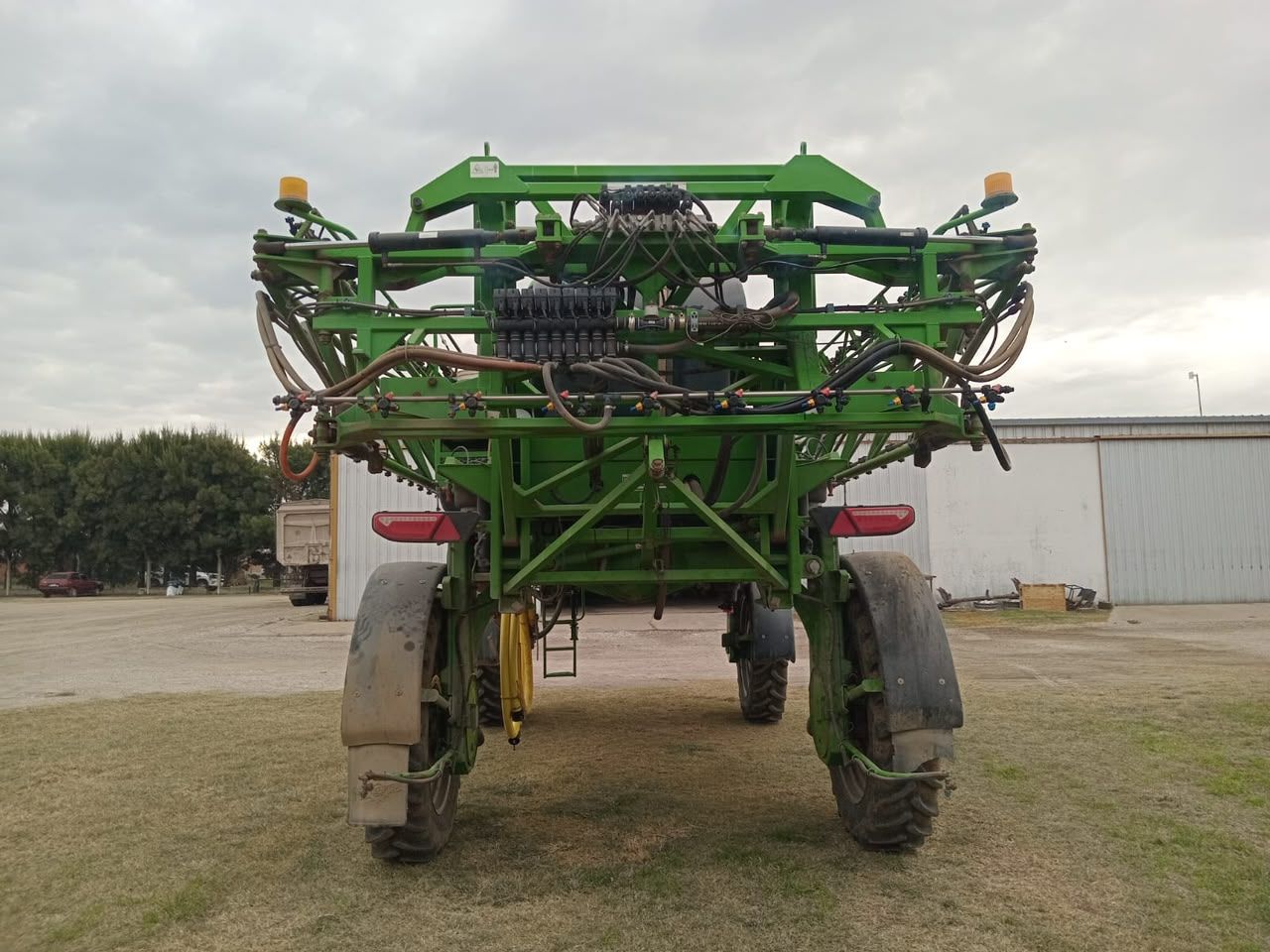 VARIOS PULVERIZADORA AUTOPROPULSADA METALFOR 7035