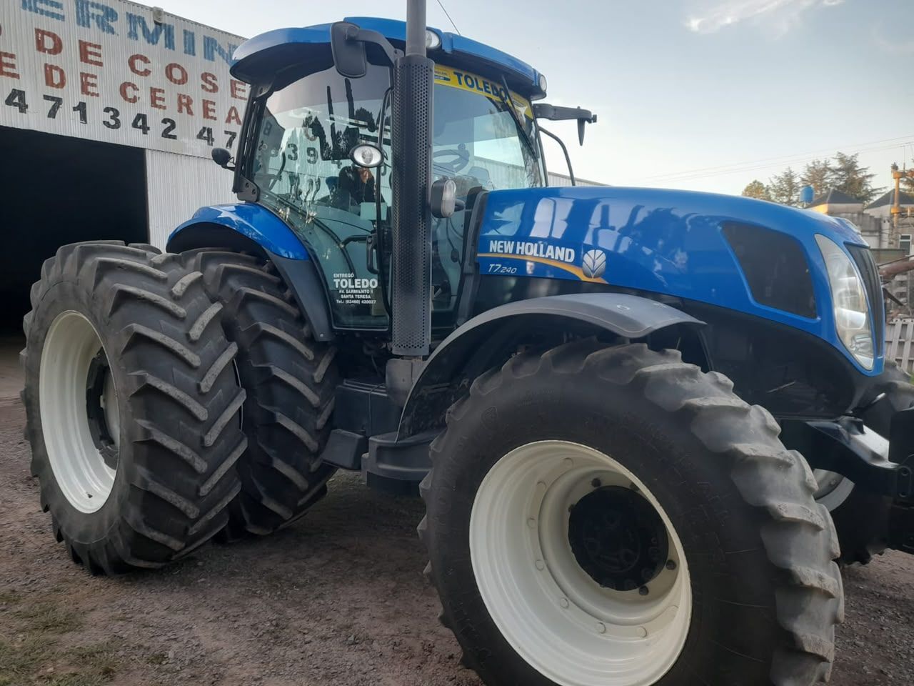 TRACTOR NEW HOLLAND T7.240